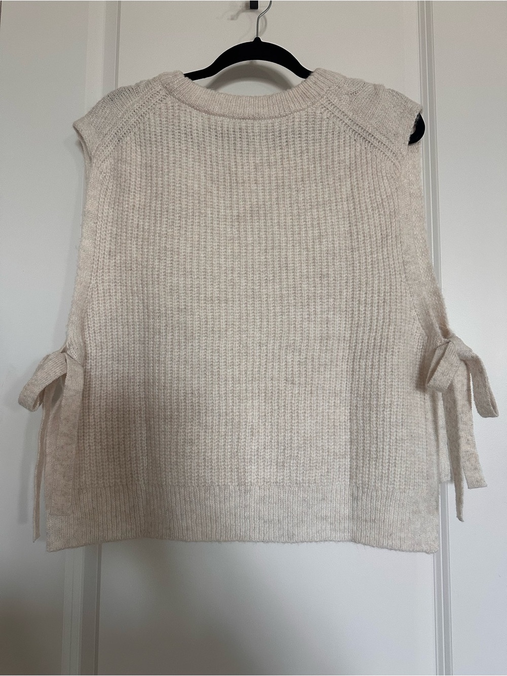 American Eagle Cable Knit Sleeveless Sweater Vest in Cream - Picture 9 of 9